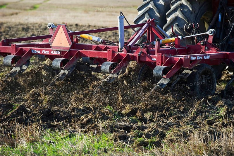 Tractor with Vibro Flex 4300 cultivator