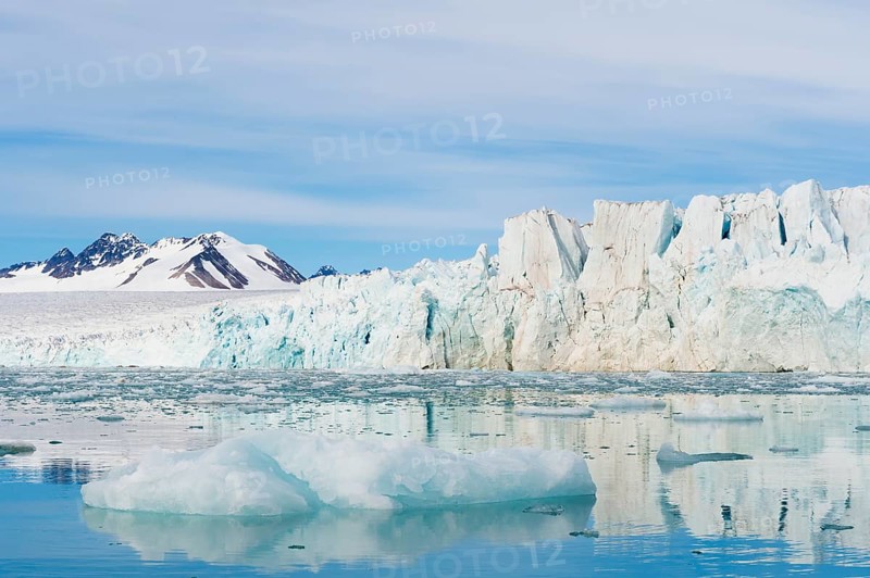 Lilliehook Glacier in Lilliehook Fjord