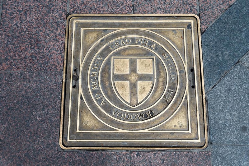Manhole cover