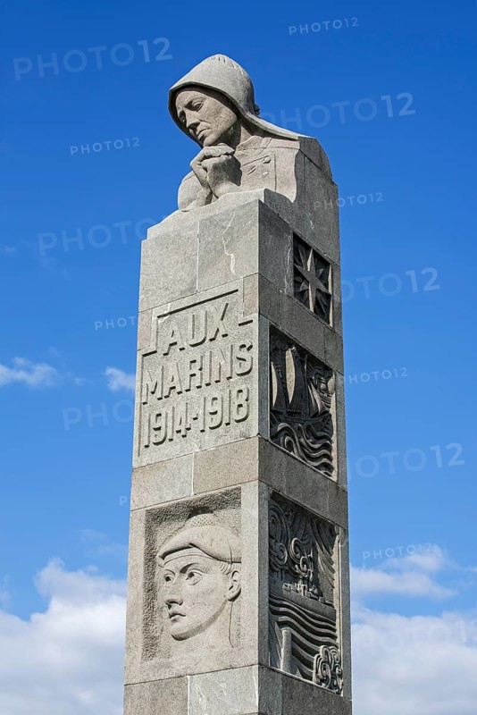 Monument in honour of the seamen killed in the First World War at Pointe Saint-Mathieu