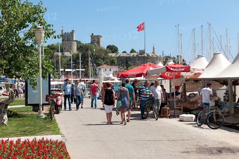 Promenade with castle view