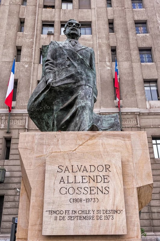 Salvador Allende Gossens-Statue
