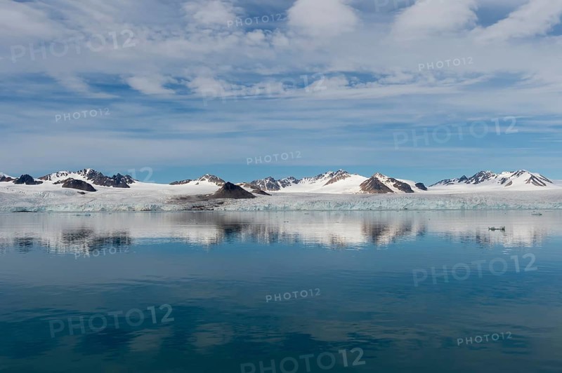 Lilliehook Glacier in Lilliehook Fjord