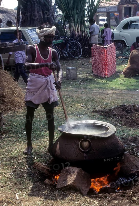 Rice cooking on a Anda