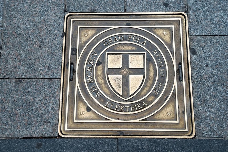 Manhole cover