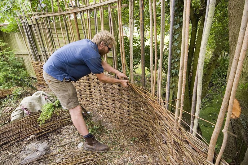 Building a willow garden fence