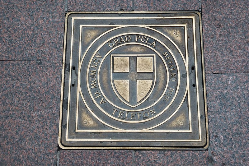 Manhole cover