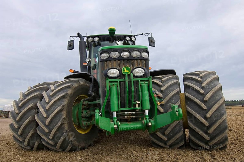 John Deere 8530 tractor