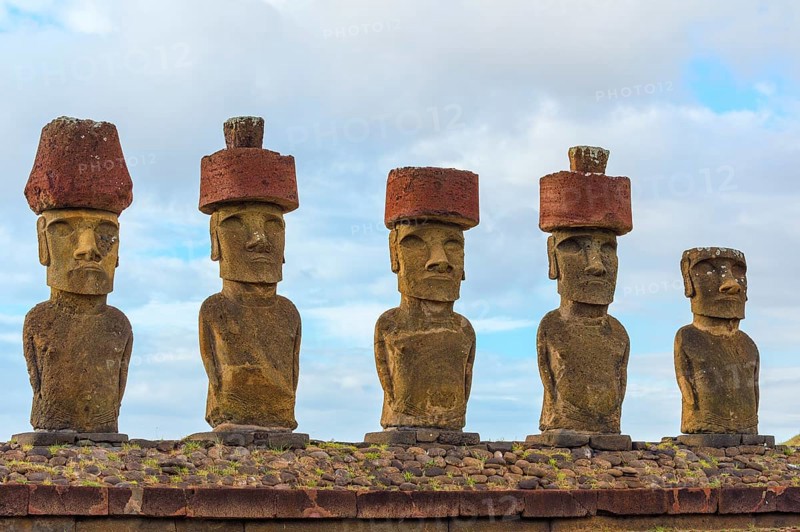 Ahu Nao-Nao Moais with red hat