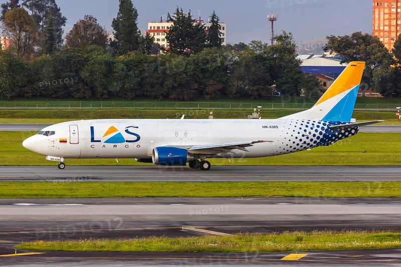 A Boeing 737-400