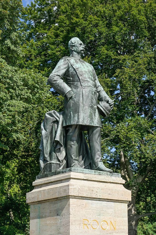 Monument Albrecht von Roon