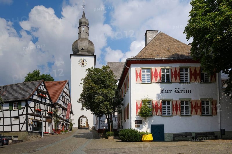 Glockenturm and Restaurant Zur Krim
