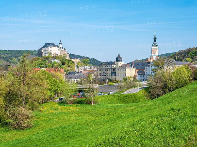 Town view with Upper Castle