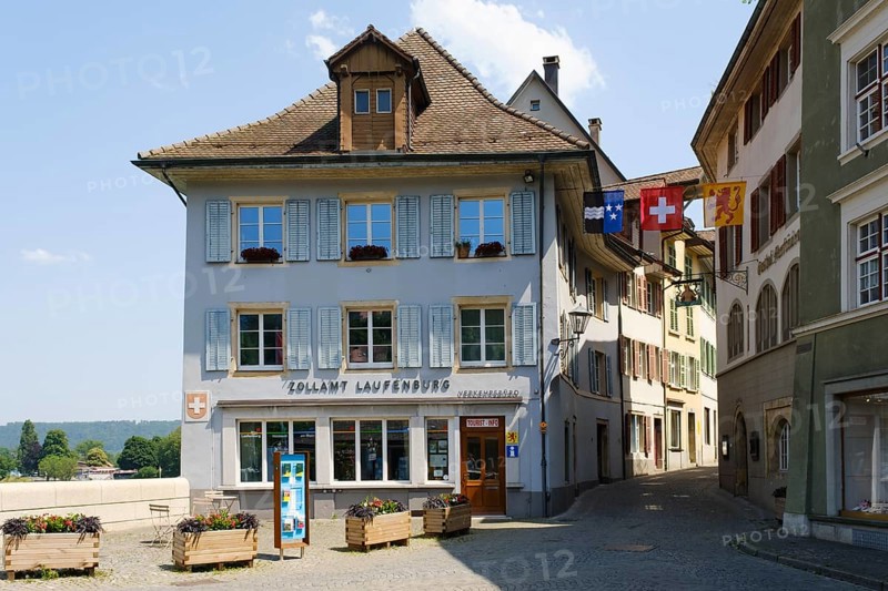 Customs Office and Tourist Information