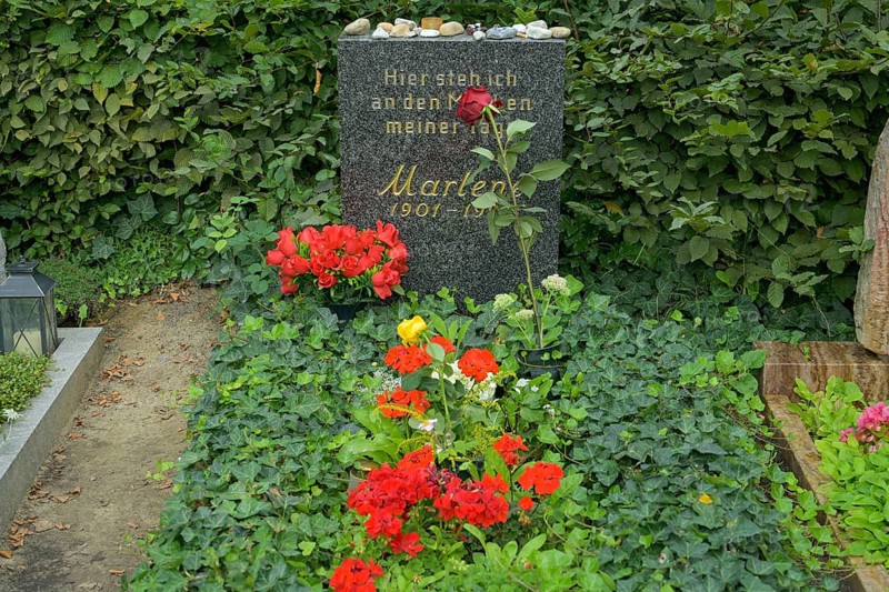 Grave