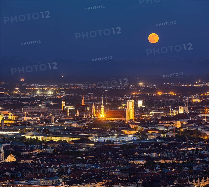 Night aerial view of Munich from Olympiaturm