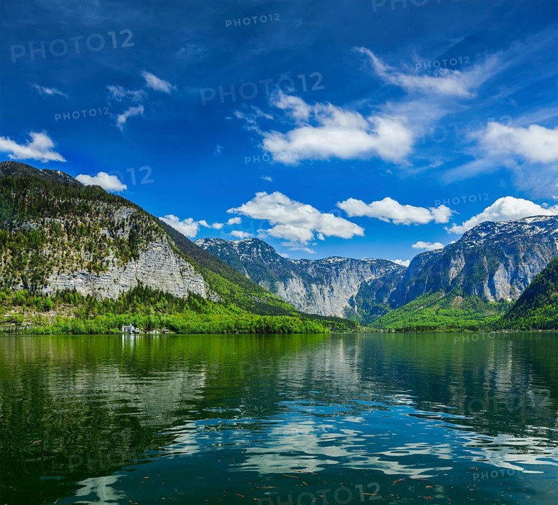 Hallstaetter See mountain lake in Austria. Salzkammergut region