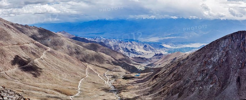 Panorama of Indus valley from Kardung La pass