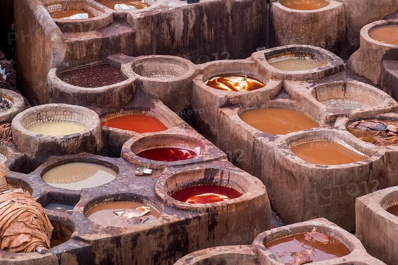 Basin with paint