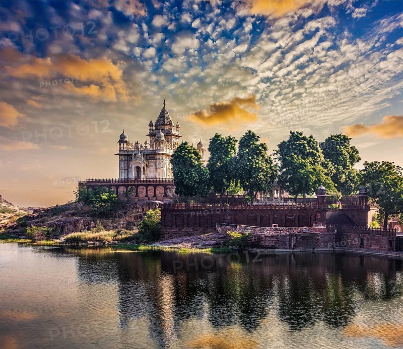 Jaswanth Thada mausoleum on sunset