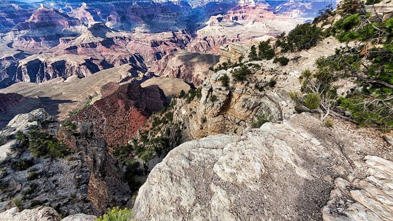 Viewpoint with view of the Grand Canyon
