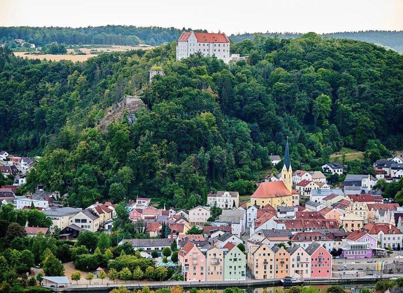 View over Riedenburg to Rosenburg Castle