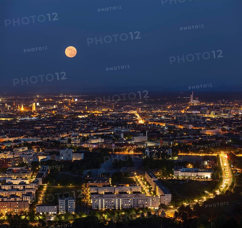Night aerial view of Munich from Olympiaturm