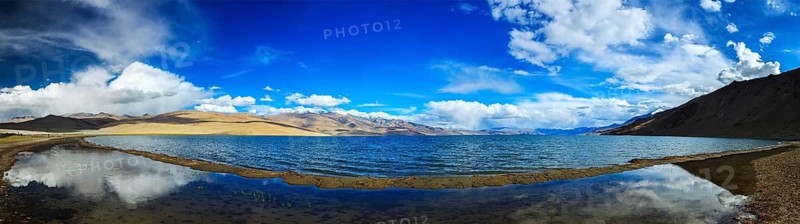 Panorama of Himalayan lake Tso Moriri