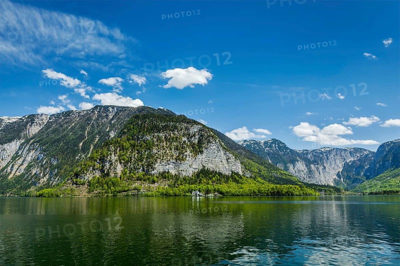 Castle at Hallstatter See mountain lake in Austria. Salzkammergut region