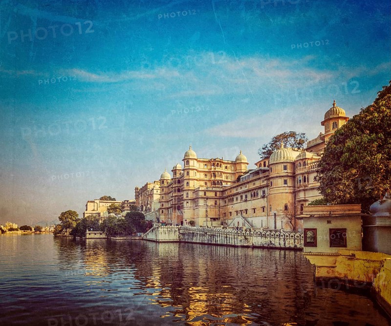 Vintage retro hipster style travel image of romantic India luxury tourism concept background