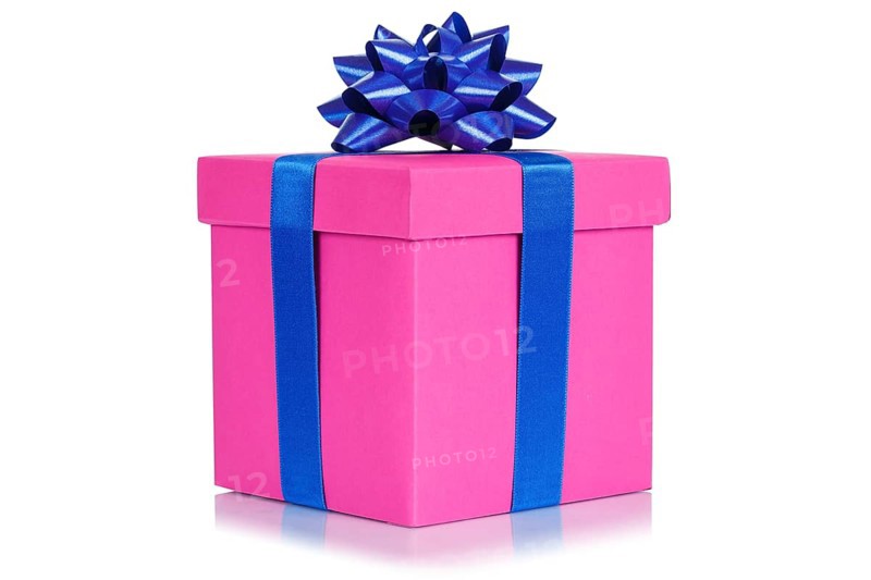 Gift birthday christmas birthday gift box pink pink cut out in Stuttgart