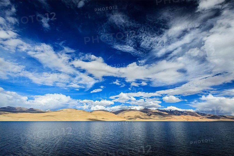 Himalayan mountain lake in Himalayas Tso Moriri