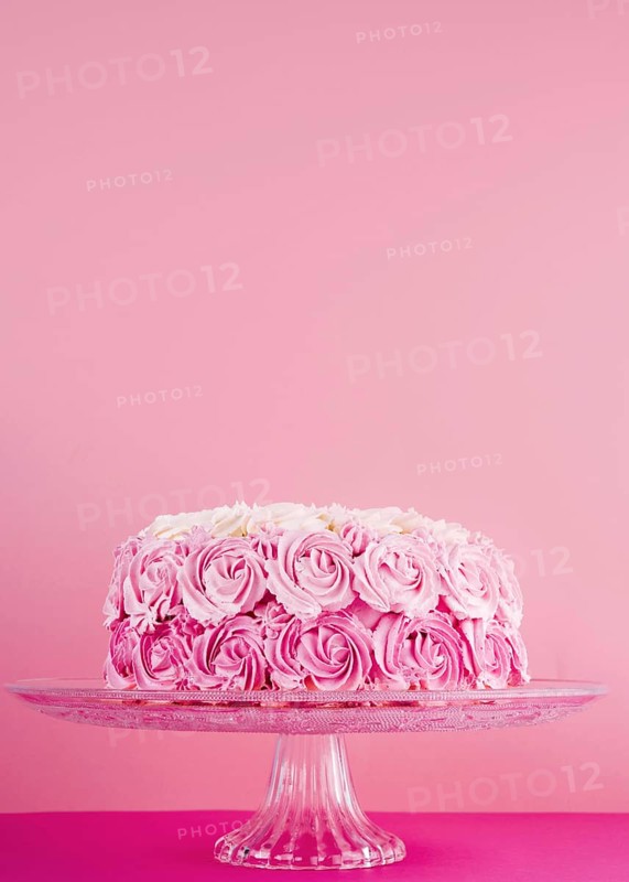 Delicious pink cake with roses