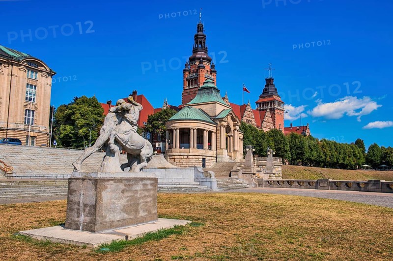 Horse statue before the government office in Szczecin