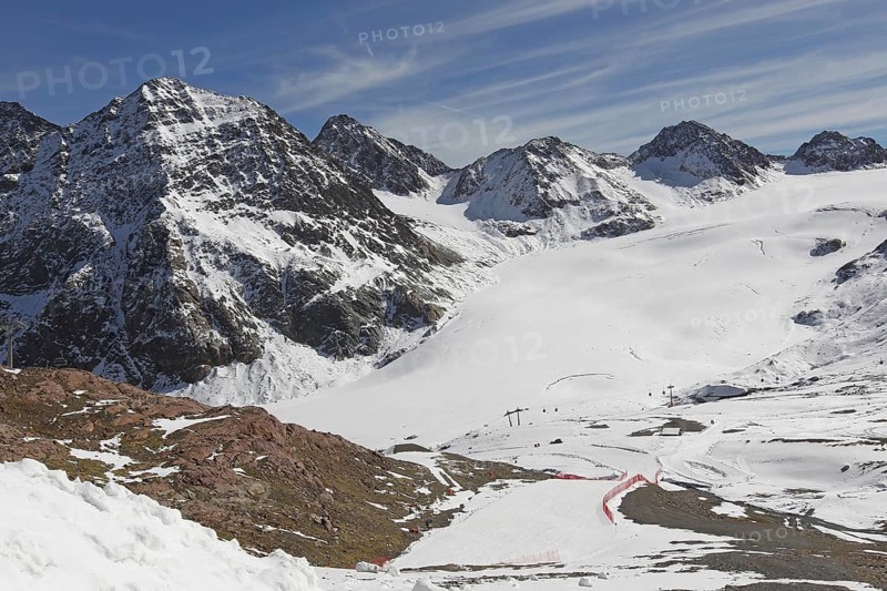 Skiing area Pitztal Glacier