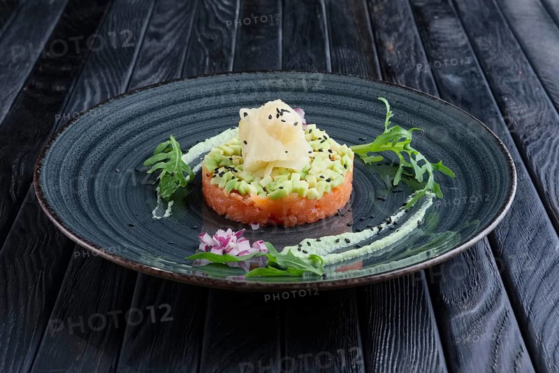 Salmon tartar with pickled ginger and avocado