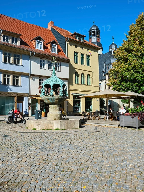 Hennebrunnen by sculptor Georg Wrba