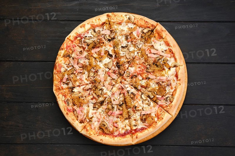 Pizza with bacon