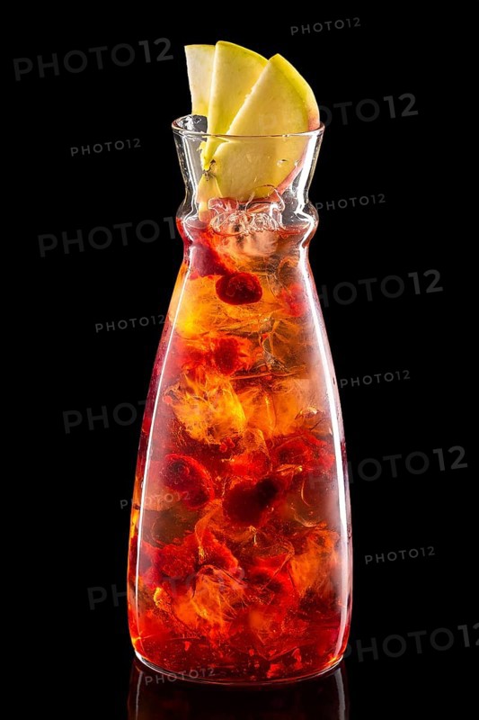 Pitcher with raspberry