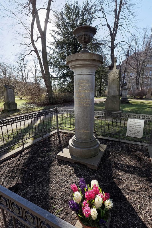 Historic tomb of the garden architect Maximilian Friedrich Weyhe