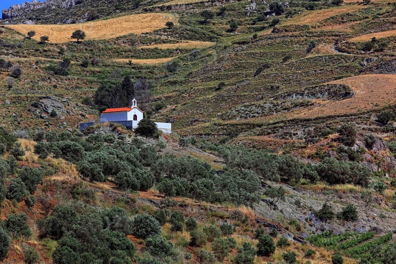 Small chapel in front of the Kedros Mountains in the south of the island near the village of Lefkogia