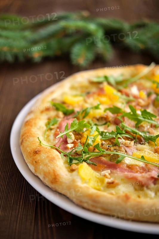 Pizza with turkey