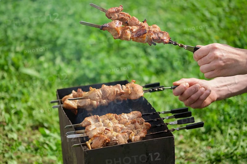 Process of cooking shashlik from pickled meat outdoor