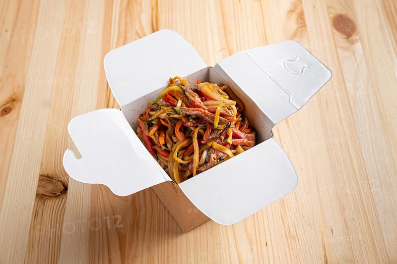 Udon noodles with veal