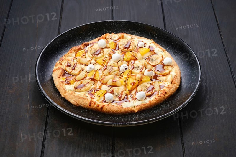 Sweet pie with banana