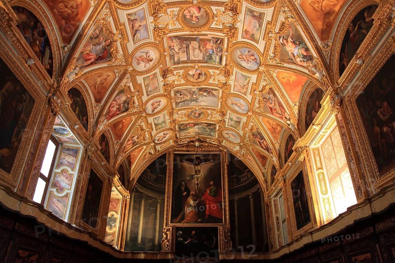 Passage between chapter house and Parlatoio