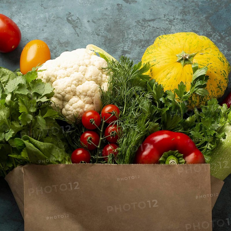 Groceries bag with vegetables