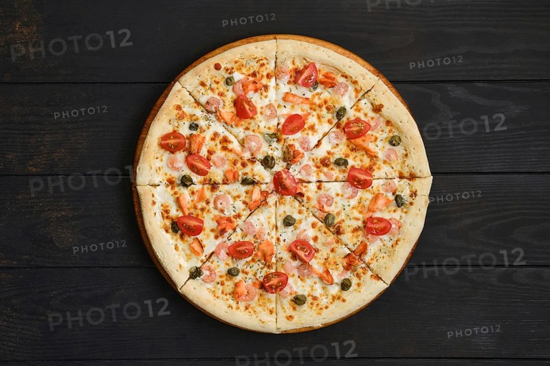 Pizza with shrimps