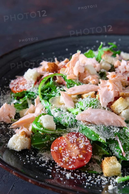 Smoked salmon salad with arugula
