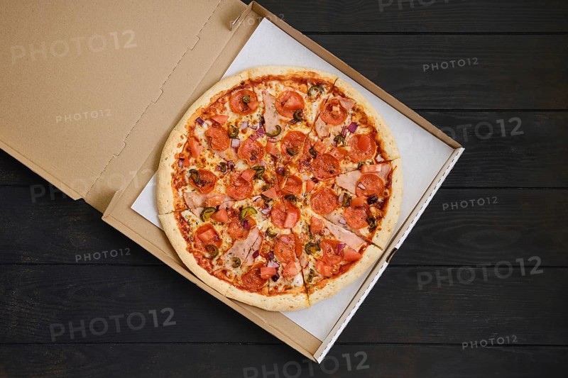Pizza with pepperoni